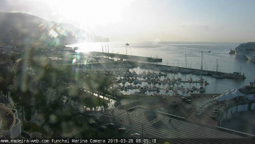 Imagen de vista previa de la cámara web Funchal - port